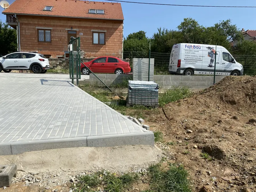 Hotová plocha a dodávka FAJTBAU, Biskoupky