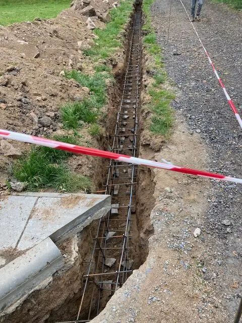 Armatura v základovém pásu, Nárameč