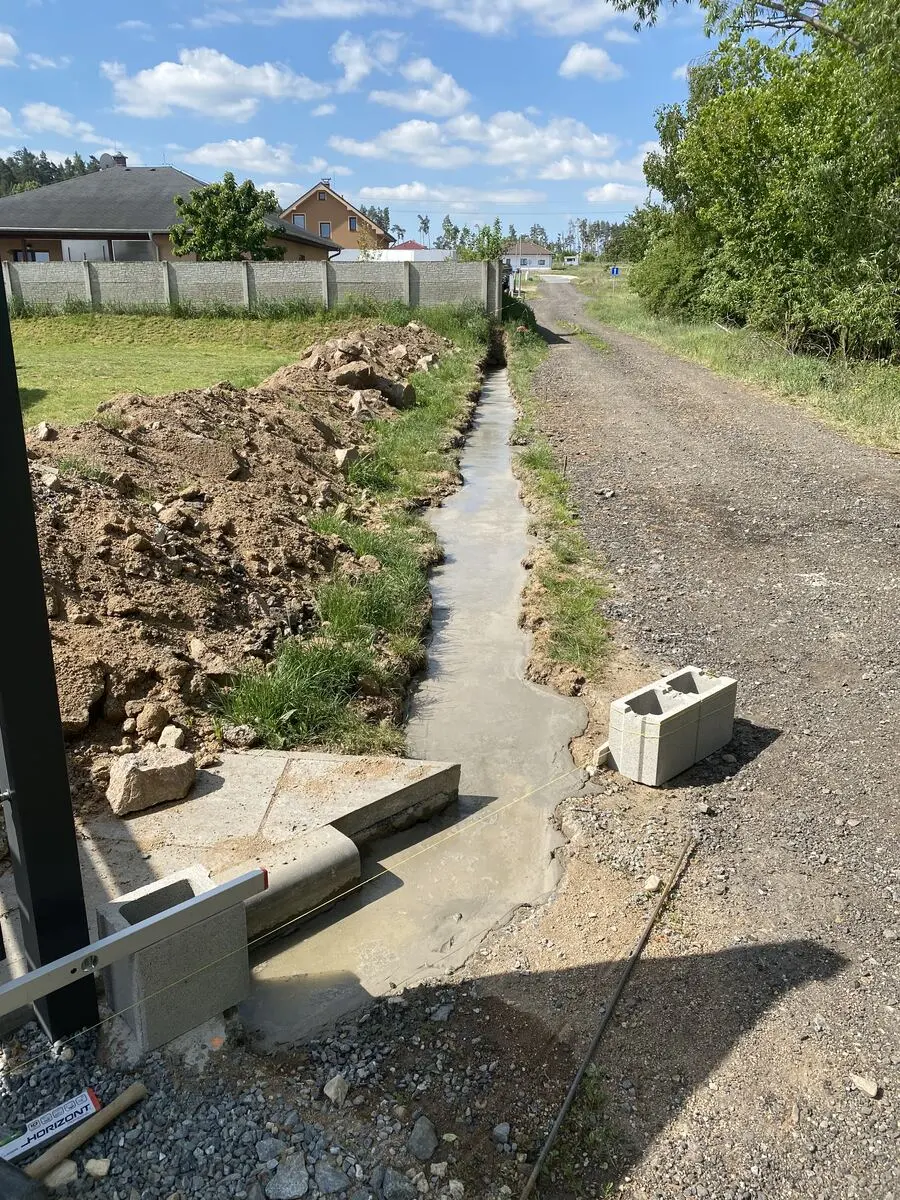 Betonáž základu, celý úsek, Nárameč
