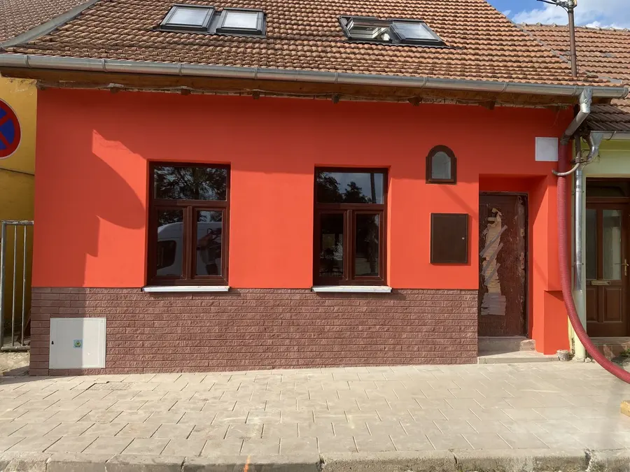 Fasády a zateplení dvou rodinných domů, Němčice: hotový stav