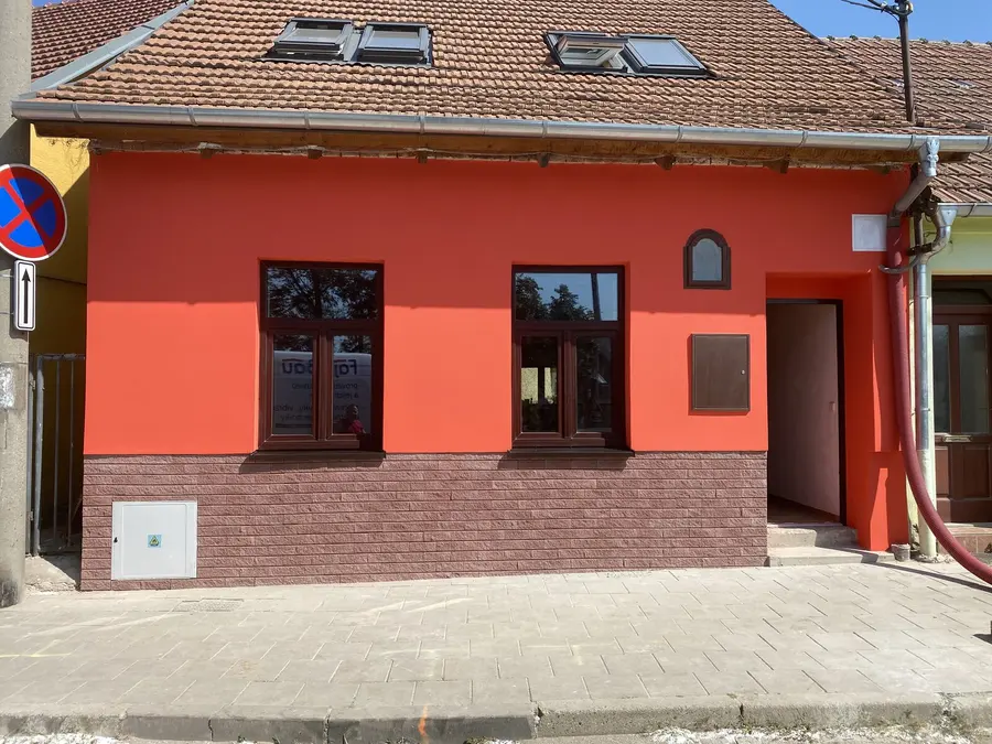 Oranžová čelně, Němčice