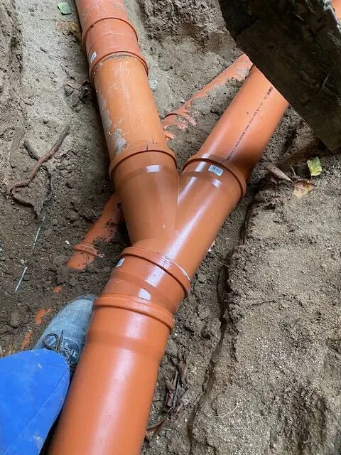Uzel s odbočkou, detail hrdel, Nová Ves
