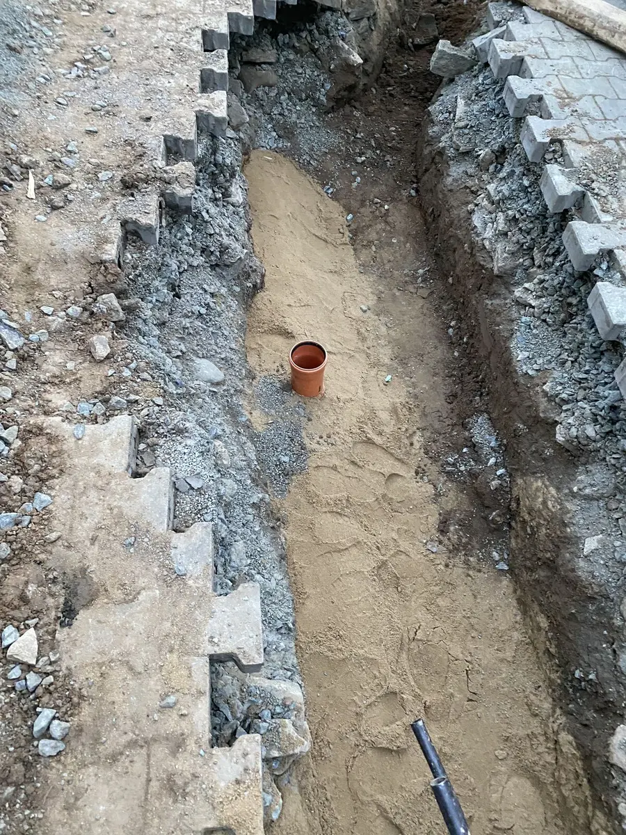 Připravená rýha k zásypu, Nová Ves